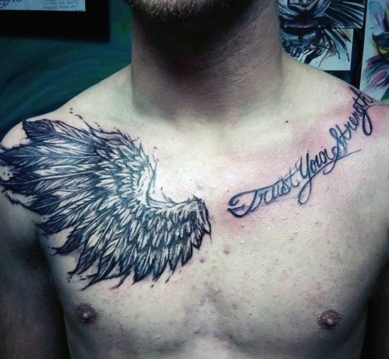 tatuaggio ali sul petto 45
